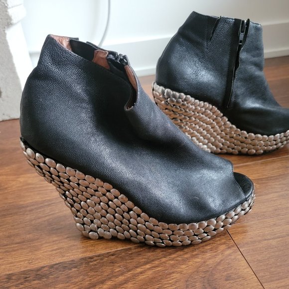 Jeffrey Campbell, Wedged Heel Open Toe, Black Leather with Studs, Size 8.5 - Picture 1 of 6